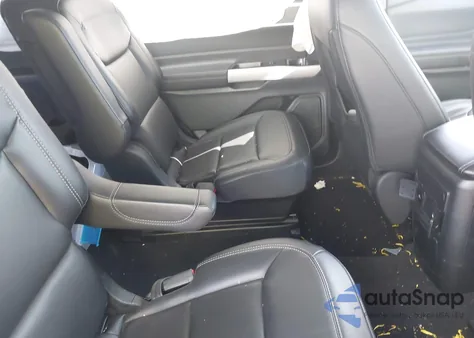 2024 Ford Explorer Xlt z USA, uszkodzony, nr VIN 1FMSK8DH0RGA34182